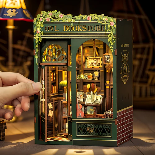 Owl Bookstore - Book Nook DIY Kit: La Libreria dei Gufi