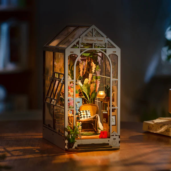 Holiday Garden House  - Book Nook DIY Kit: La Tua Serra Francese