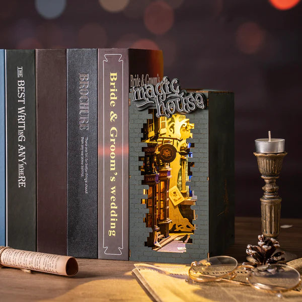 Magic House - Book Nook DIY Kit