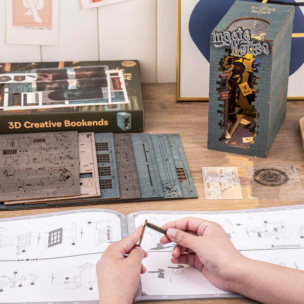 Magic House - Book Nook DIY Kit